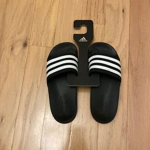 Adidas flip-flops size 2 (little kid)